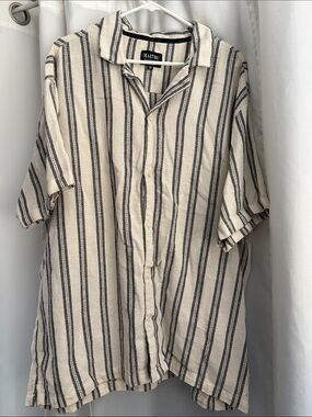 Malibu Beach Club Men's Cream and Black Short-Sleeve Button Shirt